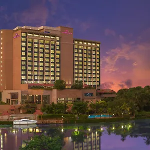 Hotel Crowne Plaza By Ihg, Kochi