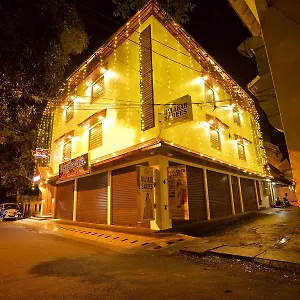 Hotel Roses Fortkochi, Kochi