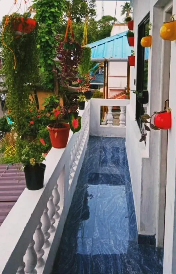 Raelyn'S Homestay Kochi